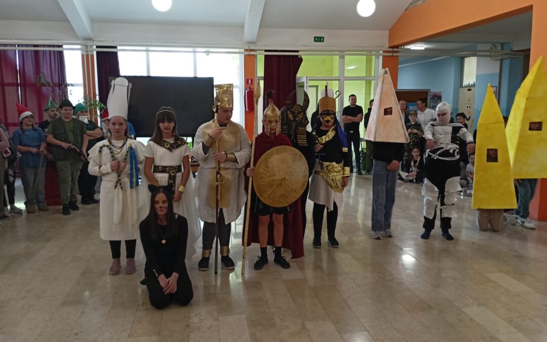 Maškare u našoj školi – Pogodi tko sam!